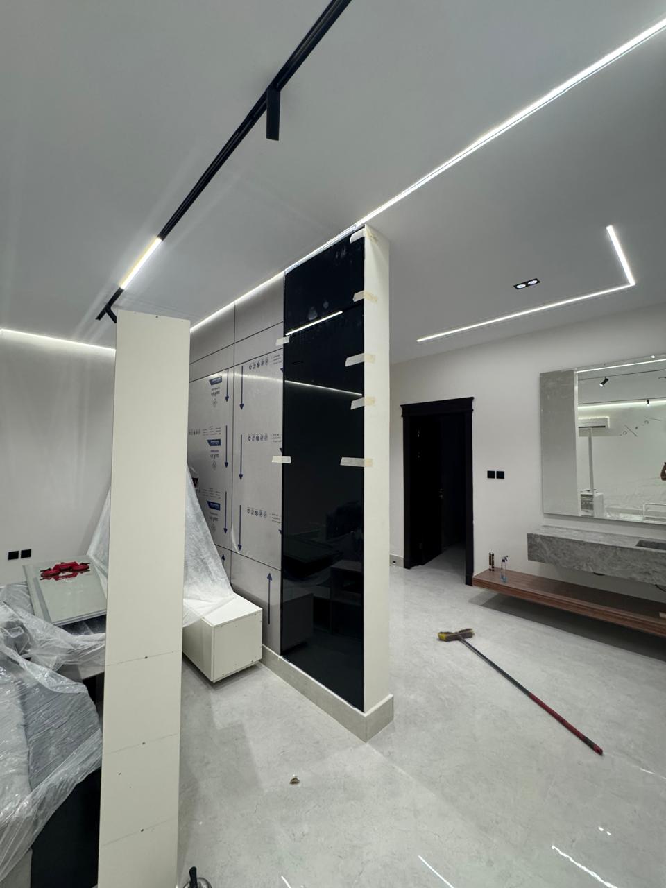 ابو قصي للزجاج السكريت